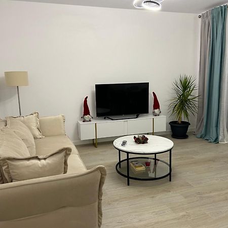 קריובה Apartament Raira מראה חיצוני תמונה